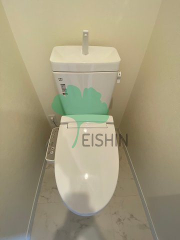 レブリアント板付のトイレ|清潔感のあるトイレです。