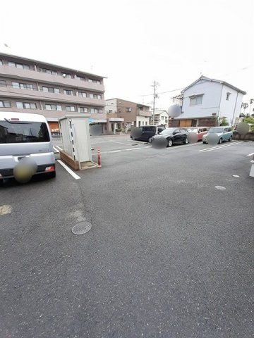 響　（ひびき）の駐車場