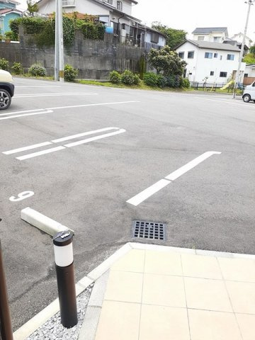 ガーデンハウス　ジラソーレの駐車場