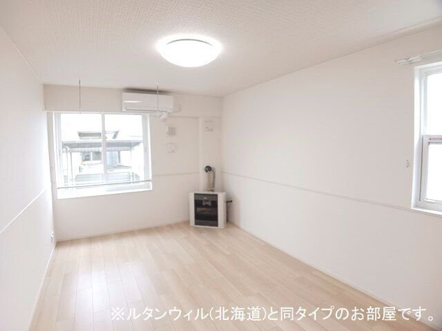 インテルノ　ウエストの居間・リビング