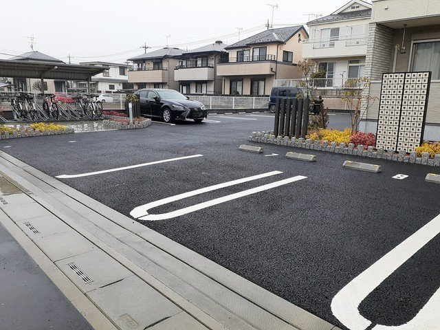 メゾン・ド・ソレイユの駐車場