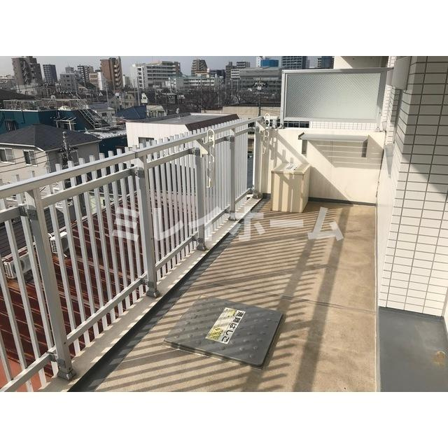 戸越銀座プレイスのバルコニー