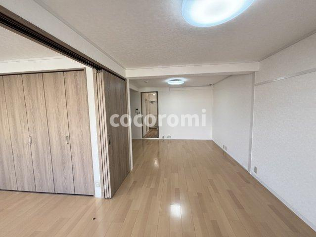 寝屋川市清水町の賃貸マンションの居間・リビング