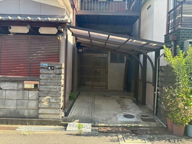 門真市岸和田車庫付き貸家の駐車場
