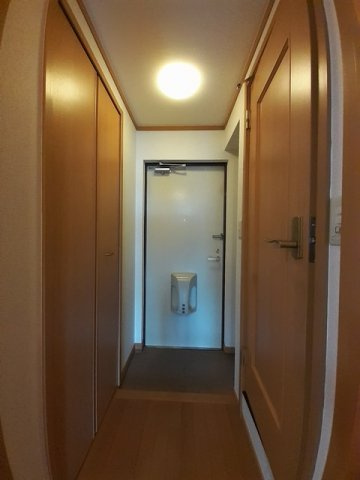 セモア中山の玄関