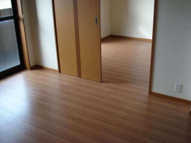 シャンティの内装|ＬＤＫから洋室