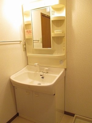 エスポワール本宿Ａの洗面所|スペースが確保できる洗面所です