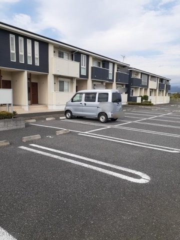 ピーノプリモⅡ　Ａの駐車場|駐車場完備です