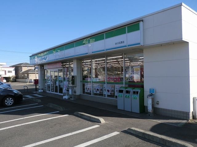 セレーナＢの周辺|ファミリーマート渋川石原店まで800m