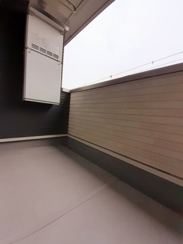 カーサ　モデルノＡのバルコニー|バルコニーからの眺めを楽しみながら食事をしませんか