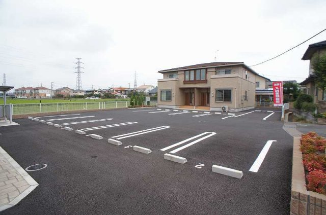 ノーヴァⅣの駐車場|カースペースがあります