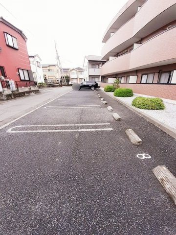 ポワール・フルールの駐車場|駐車場があるので、車を買う予定の方も安心です
