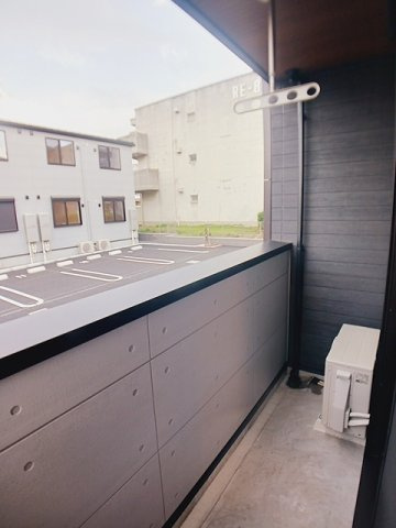 テラスＭ３　Ⅱのバルコニー|暖かな日差しのふりそそぐバルコニー