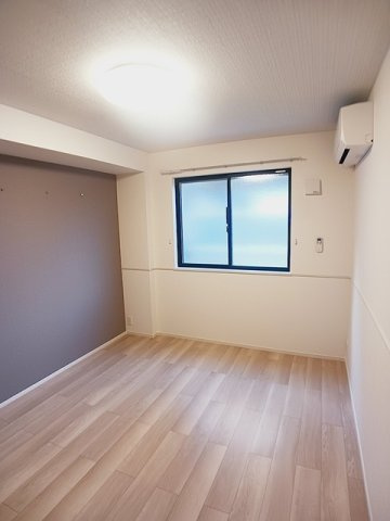 テラスＭ３　Ⅱの内装|明るい色調の室内です