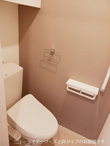 カレント　レジデンス　下増田Ⅰのトイレ|落ち着いた色調のトイレです