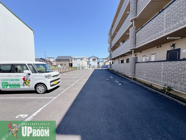 ファミールの駐車場