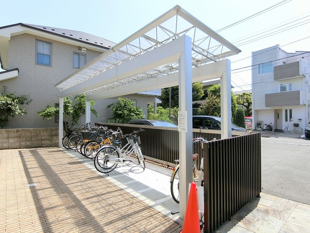 ヴァンヴェール東館のその他共用部分|★屋根付き駐輪スペース★