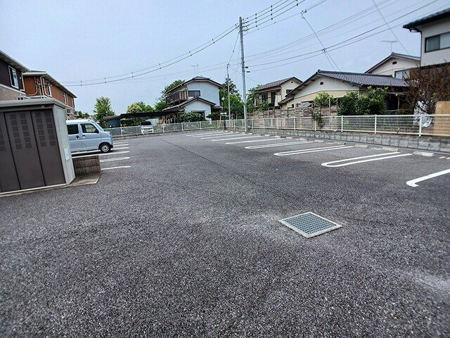 グロリアの駐車場|駐車場に車を止められます