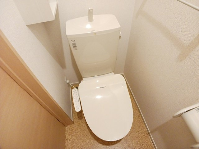 グロリアのトイレ|コンパクトで使いやすいトイレです