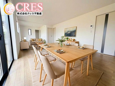【居間・リビング】 | ☆☆☆新築住宅　錦町花ノ井　全５棟！！オール電化♪現地ご案内随時受付中です♪ | 南向きで陽当り良好♪