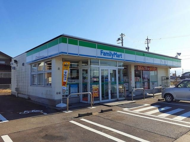 ベルフォールⅡＣの周辺|ファミリーマートまで650m