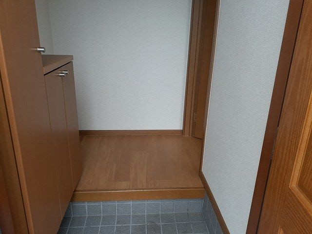 ヴィラ・アヴェニューⅢの玄関