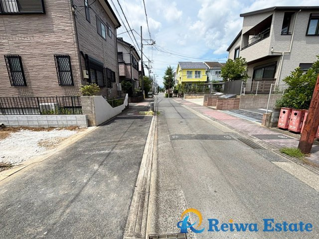 新築戸建　高座郡寒川町大曲3丁目の前面道路含む現地写真