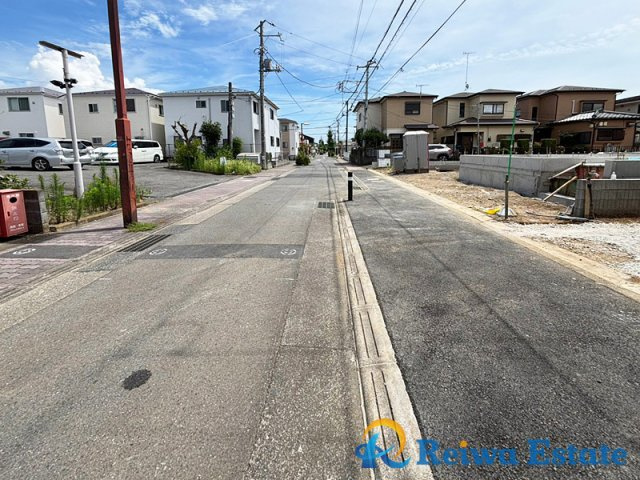 新築戸建　高座郡寒川町大曲3丁目の前面道路含む現地写真