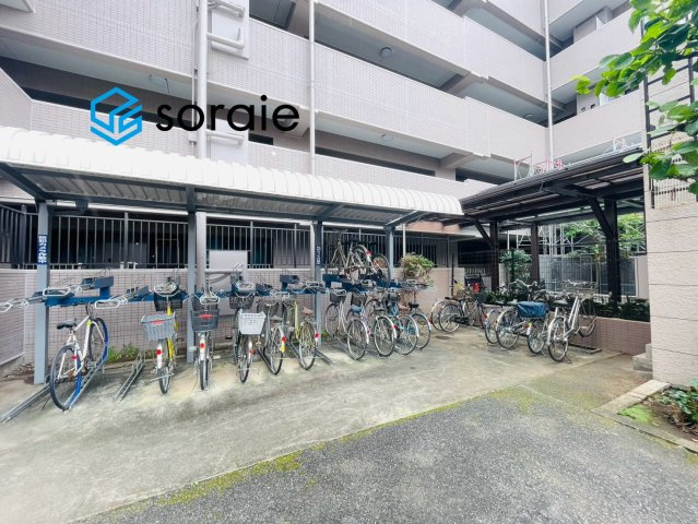 レクセルガーデン南古谷　中古マンションの駐輪場|10/5　撮影
