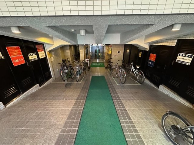 入谷センチュリープラザ２１のエントランス