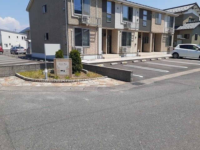 ドルチェ・ビータ　Ⅱの駐車場