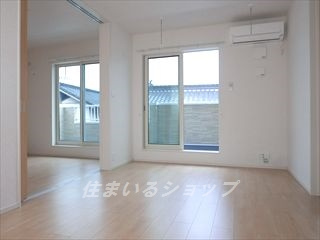 ネオヴィータⅡの居間・リビング|エアコン・室内物干しあり