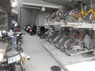 ミスター・キーズ西院の駐車場|駐輪場