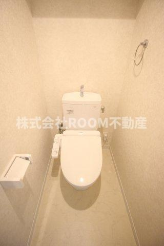 Never landのトイレ|落ち着いた色調のトイレです