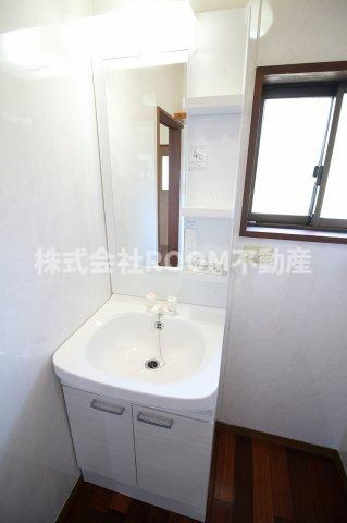ひかり住宅の独立洗面台|独立洗面台、朝の身支度には欠かせません