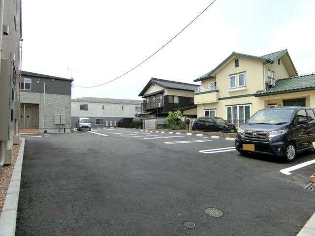 フリージアＢの駐車場