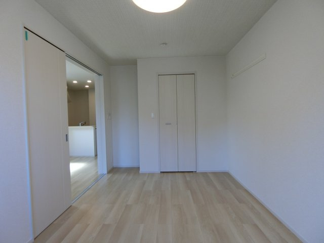フリージアＢの洋室