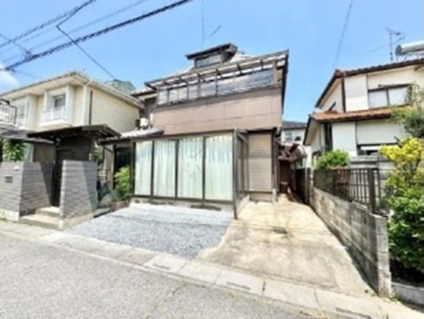 中古戸建　熊谷市玉井5-98（期間限定現況販売）の前面道路含む現地写真