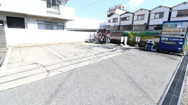 グリーンヒル清水が丘の駐車場