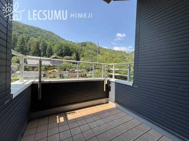 姫路市香寺町須加院/中古戸建のバルコニー