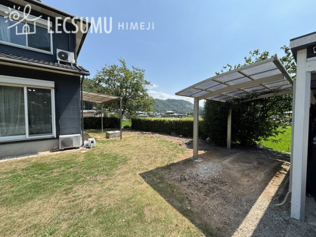 姫路市香寺町須加院/中古戸建の駐車場