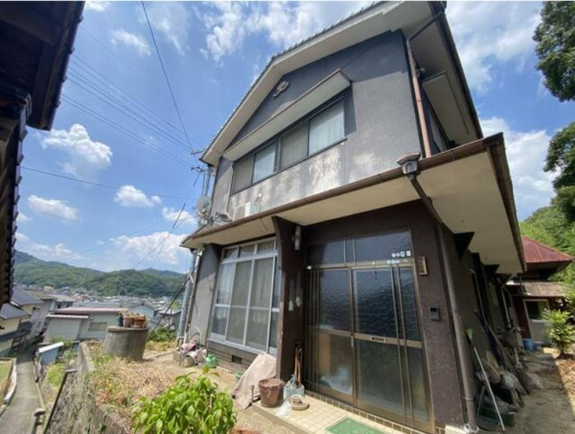 新市町上安井の外観