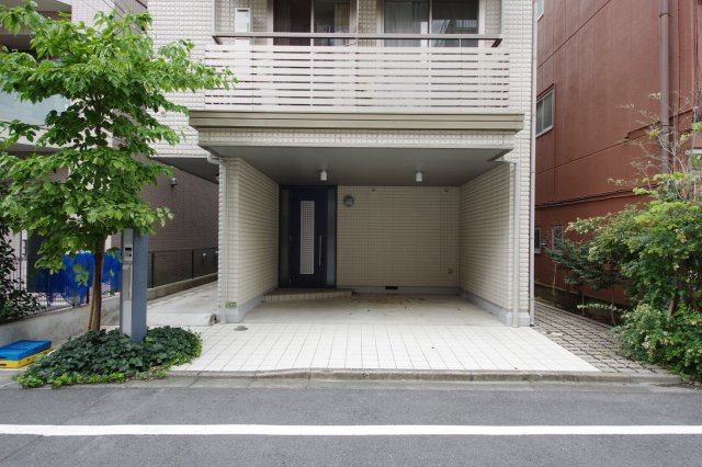 【エントランス】