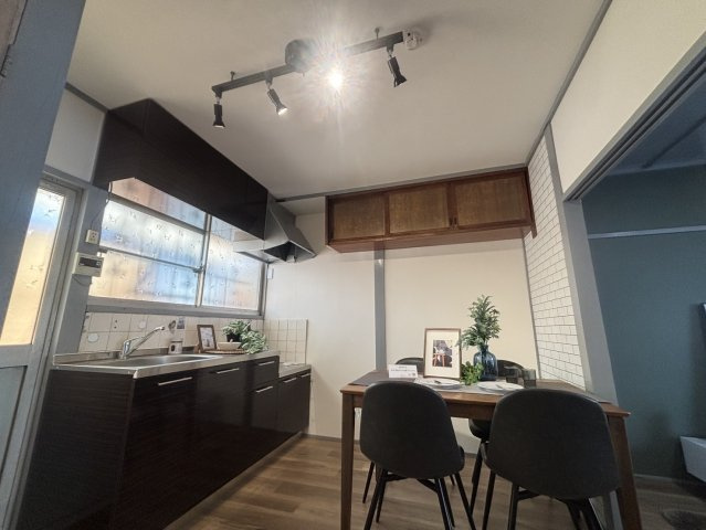 東野町戸建のキッチン