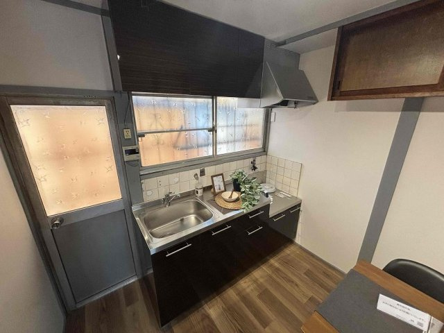 東野町戸建のキッチン