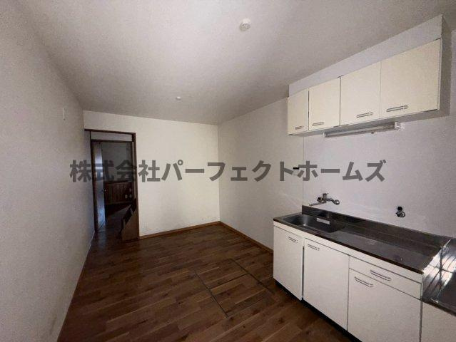 星丘1丁目テラスハウス　賃貸のキッチン|ダイニングキッチンです