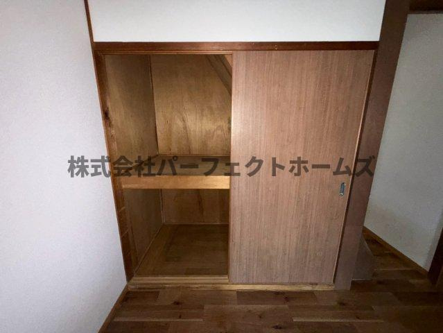 星丘1丁目テラスハウス　賃貸の収納|大きなものも収納できそうです