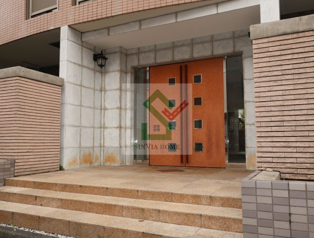 東峰マンションのエントランス