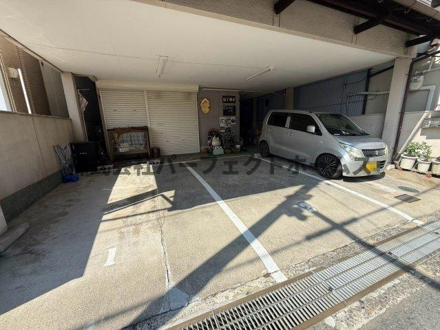 東香里元町店舗事務所　賃貸の駐車場