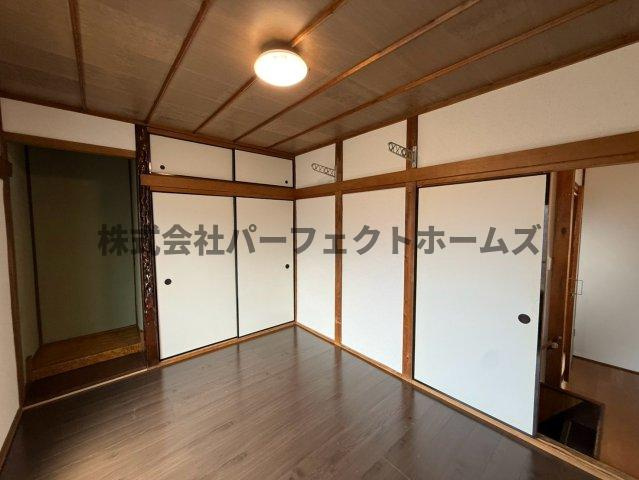 上神田1丁目戸建　賃貸の洋室|明るい洋室です
